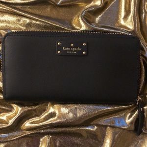 Kate Spade New York Full Size Wallet and Lots of Convenient Storage! NWOT